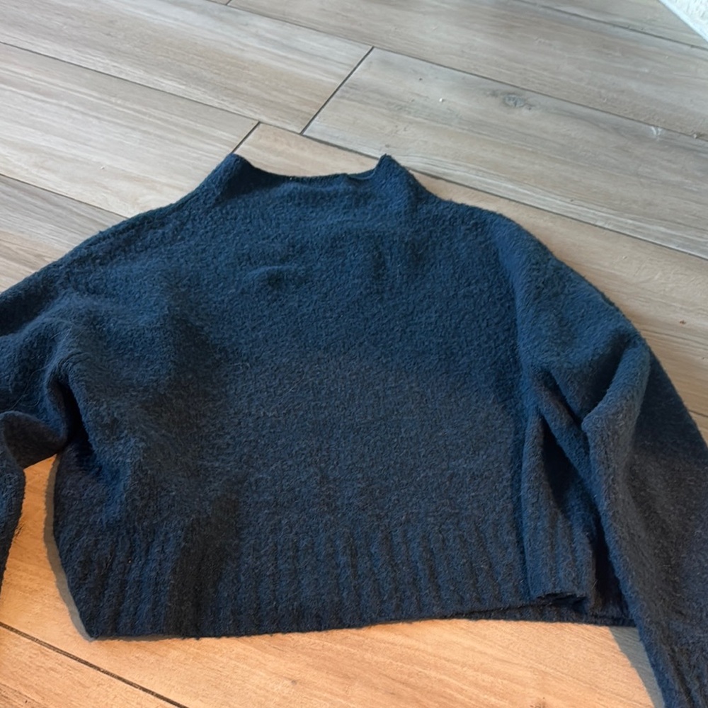 T by Alexander wang navy mid Neck Cropped Sweater with Full Length Sleeves